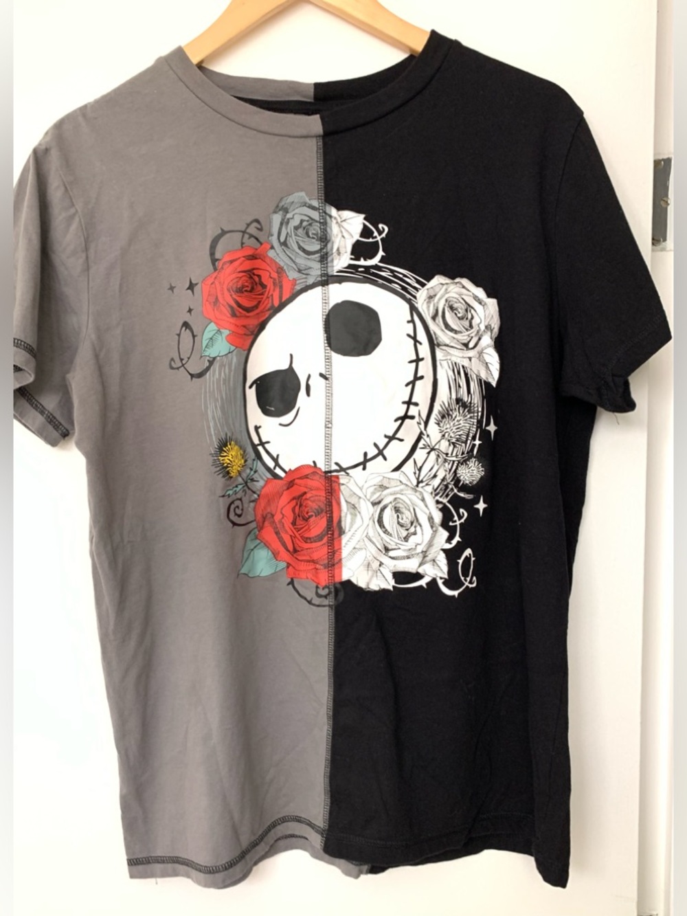 Disney The Nightmare Before Christmas Jack Skellington Floral T-Shirt Sz M